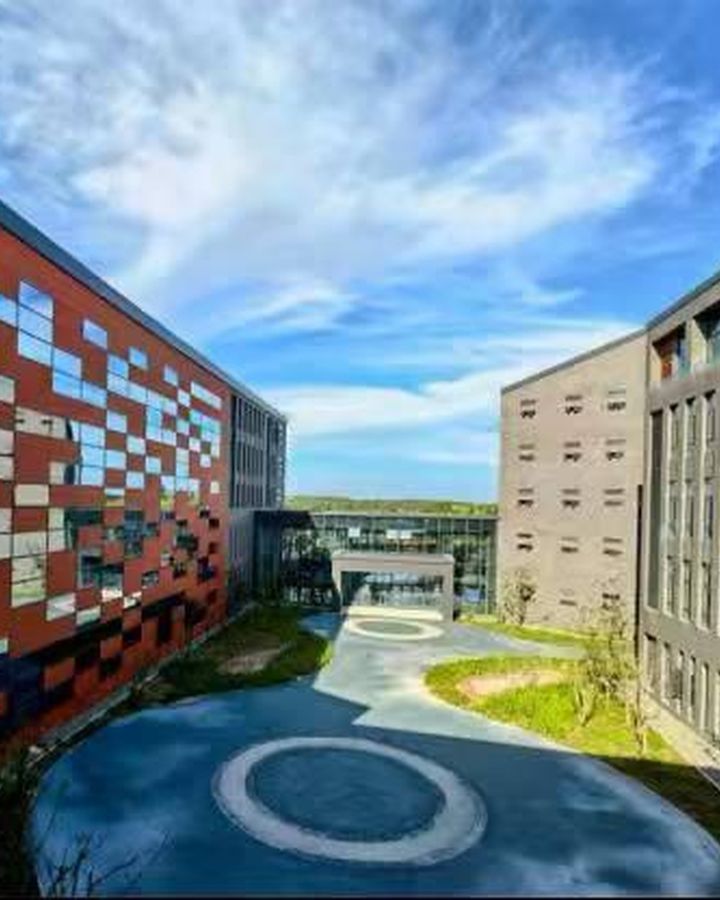 Edifícios modernos de um campus universitário na China